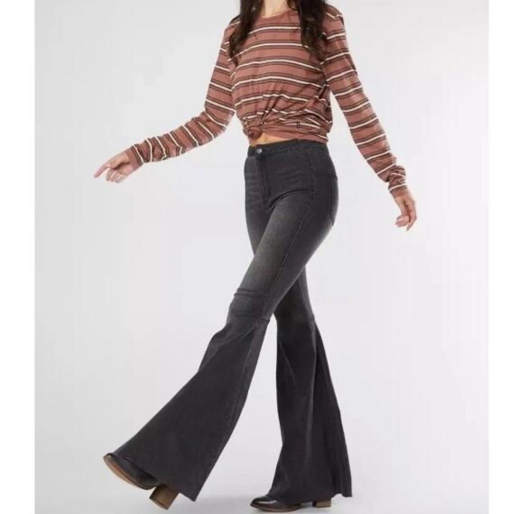 *FREE PEOPLE* Charcoal Denim Super Flare Jean Pants Size 26